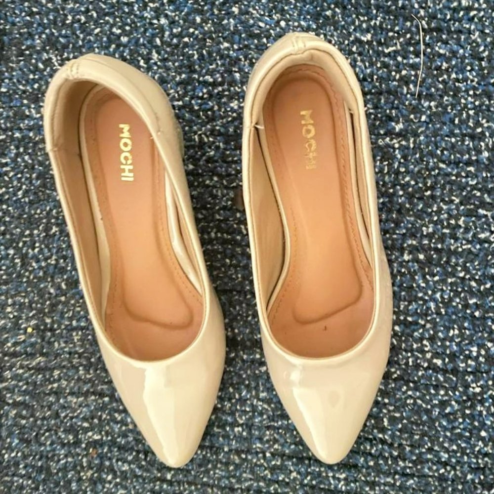 Heeled close toe Shoes